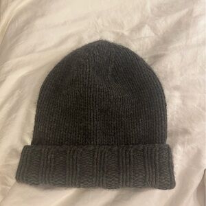 100% cashmere grey knit beanie